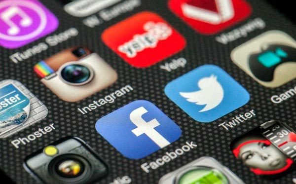 contratar expertos en redes sociales