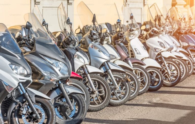 alquiler moto Menorca