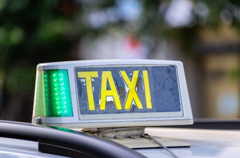 taxi tesla